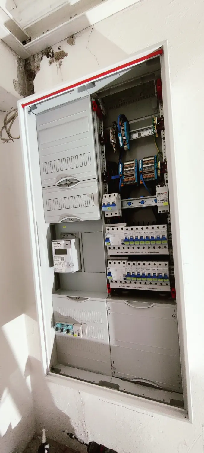 Elektroarbeiten von Innenausbau Sternberg