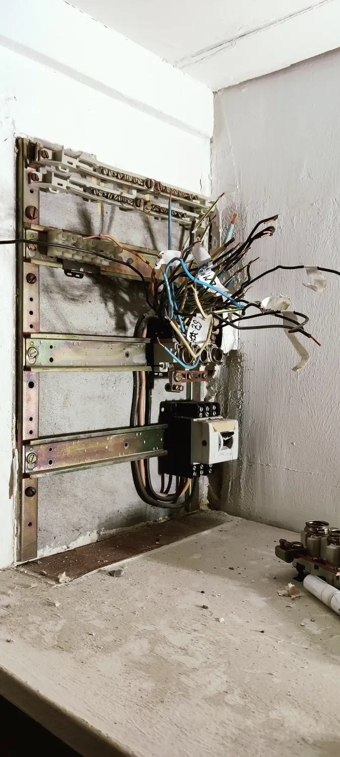 Elektroarbeiten von Innenausbau Sternberg